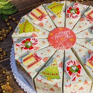 Торт из бумаги - Бонбоньерки кусочки торта "Новогодний" светлый